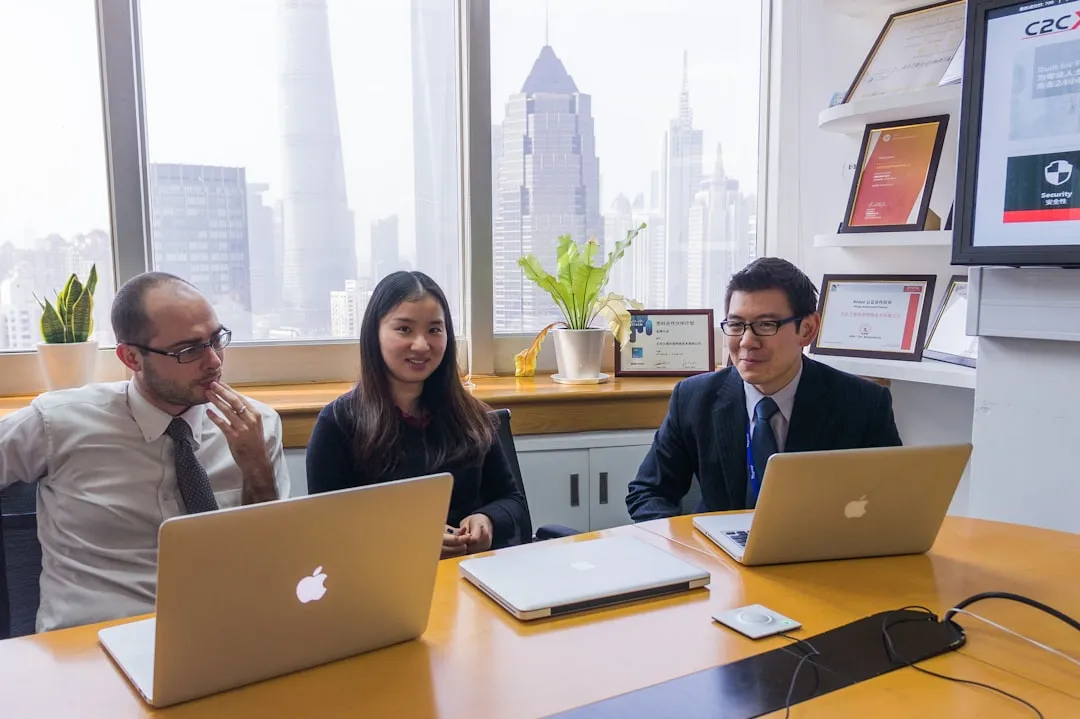2025年软件开发与系统集成行业政策趋势解读及企业应对策略