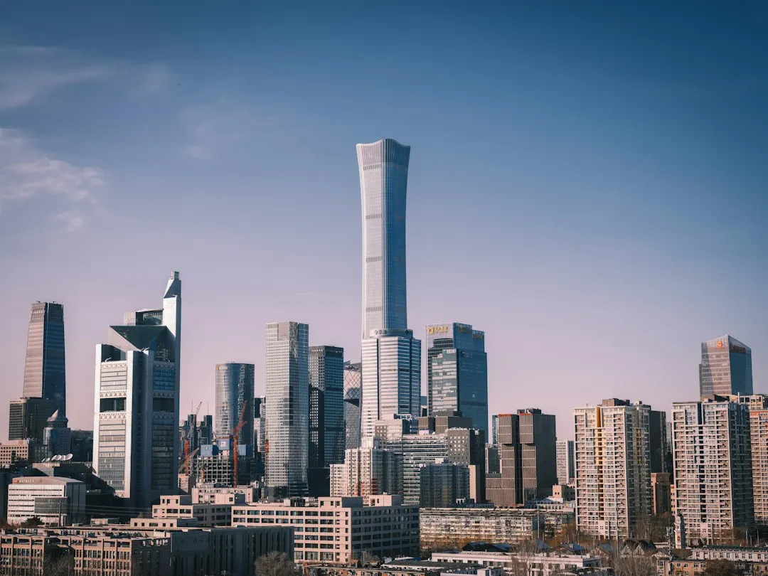 2025年软件开发行业新趋势：低代码平台与敏捷开发的融合应用